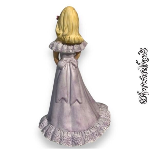 Enesco Growing Up Birthday Girls Age 16 Figurine - Picture 6 of 9